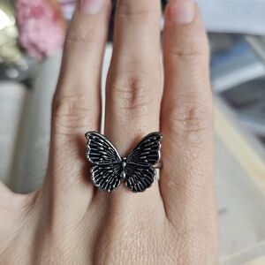 Chic Black Butterfly Ring
